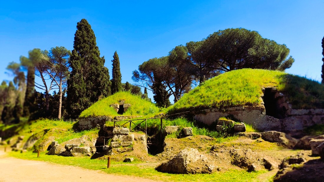 Necropoli della Banditaccia e Castello di Santa Severa: gita di un giorno tra Etruschi e mare | 50 km da Roma