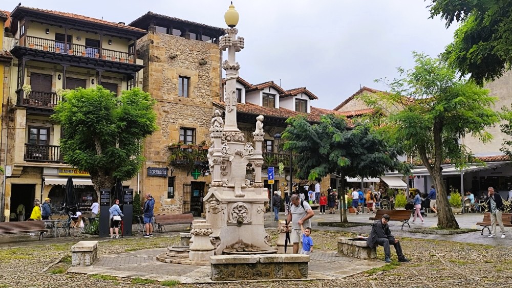 Comillas Image
