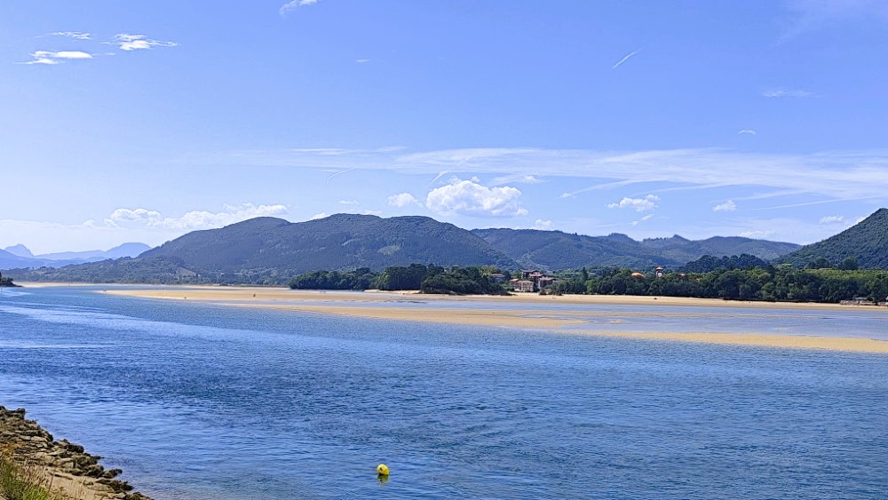 Playa de Laida Image